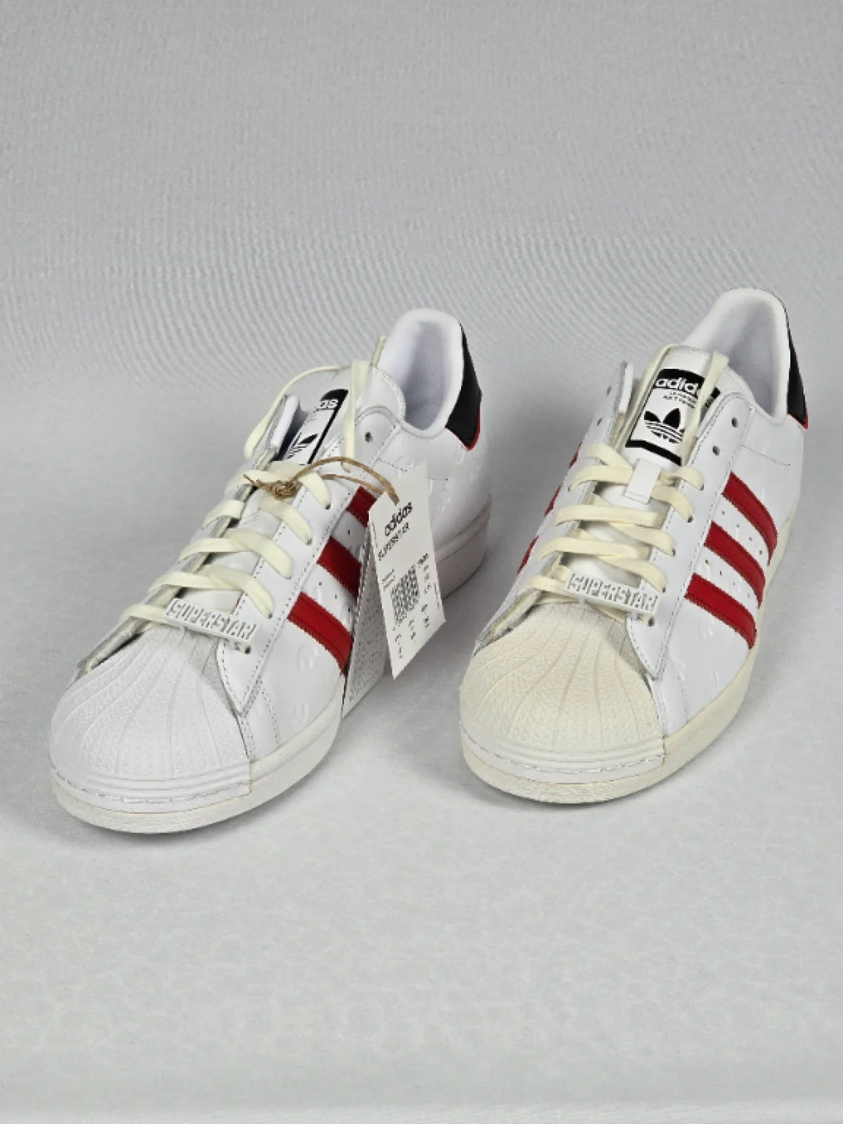 Чисто нови Adidas Superstar – Лимитирана серия (Бяло/Червено) с етикети