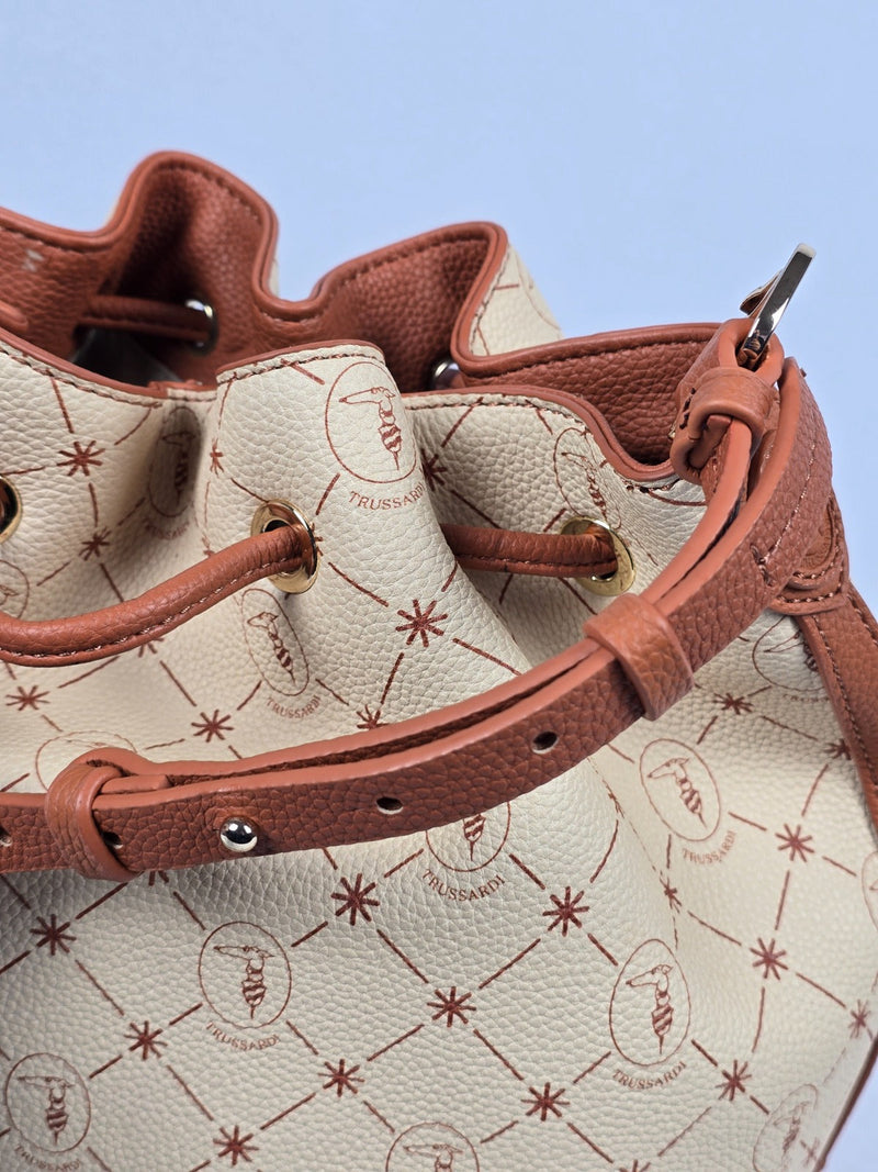 Дамска чанта Trussardi Bucket Bag – Бежово / Карамел | Нова с етикет