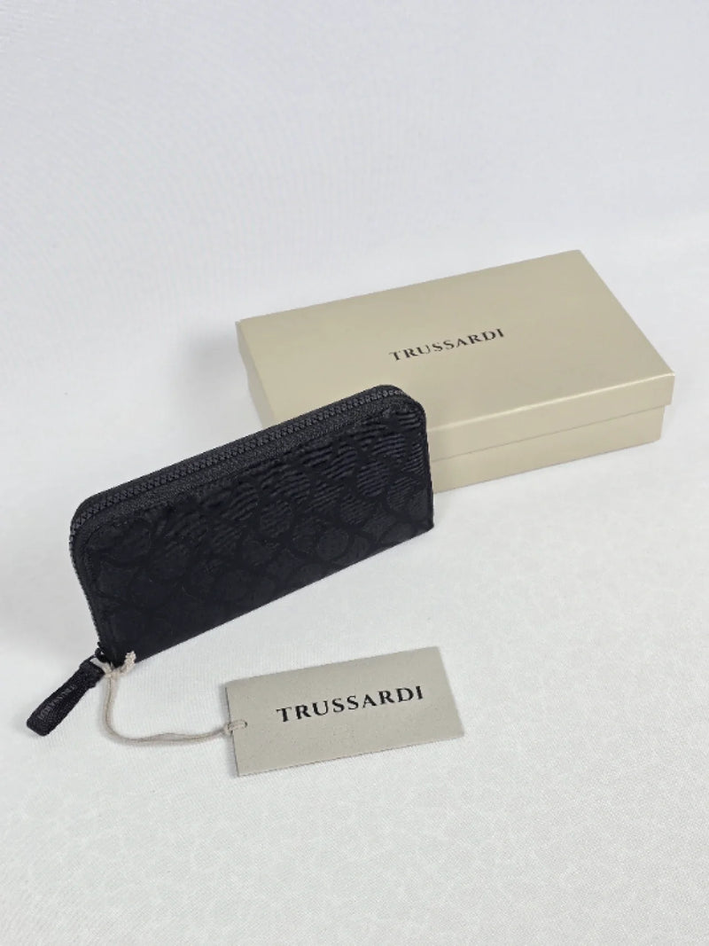 Ново оригинално портмоне Trussardi с монограм, кутия и етикет – черно